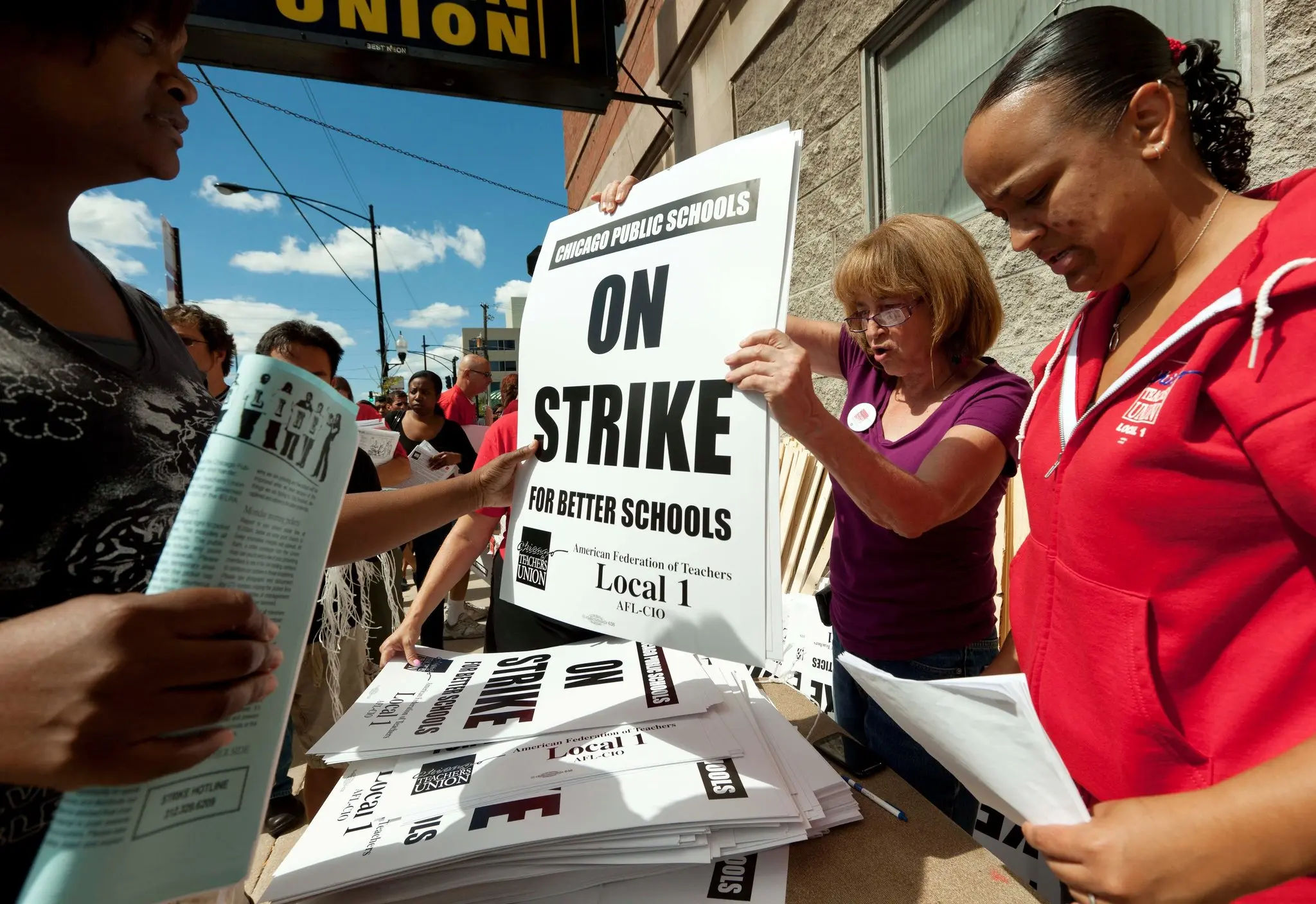 Union Leaders Say Teachers in Chicago Will Strike - The New Y…