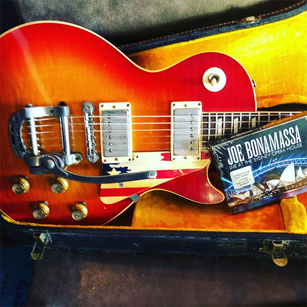 The 1960 Gibson Les Paul Standard "Bolin 'Burst" — close-up of the actual guitar in Bonamassa's collection