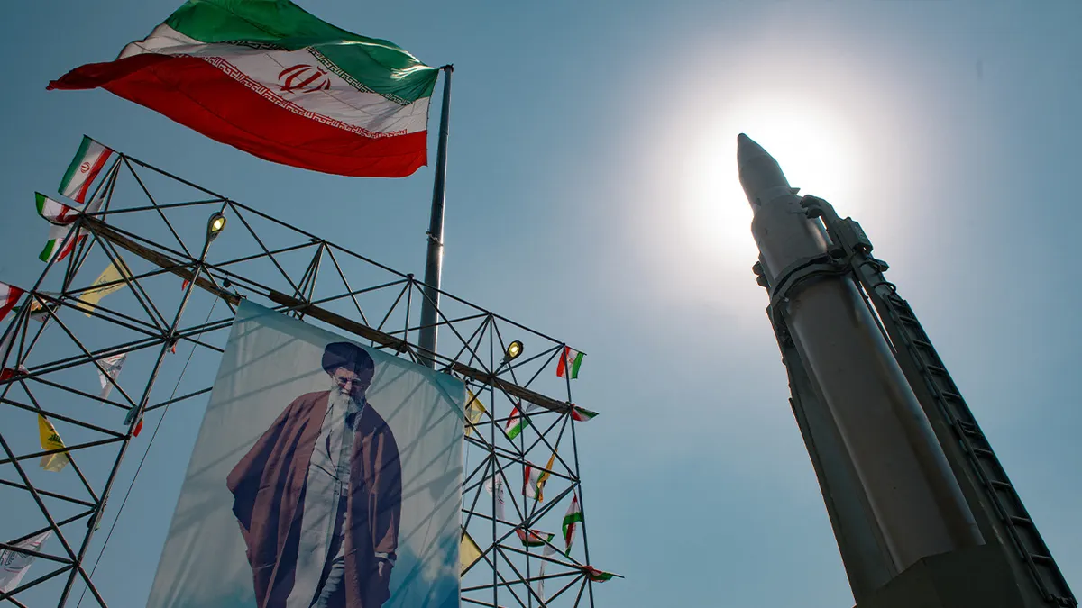 Iran considers striking US base amid Trump's bomb threats · Fox News