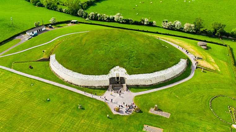 Megaliths Unveiled: Newgrange, Göbekli Tepe & Stonehenge