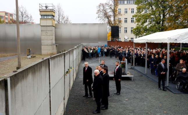 German Chancellor Angela Merkel marks 30th anniversary of Berlin Wall ...