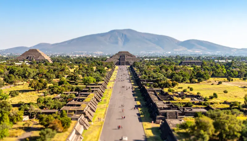 Ancient Avenue of the Dead at Teotihuacan, Mexico Stock Illustrat…